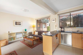 Northcote Charm Spacious and Quiet Suburban Stay